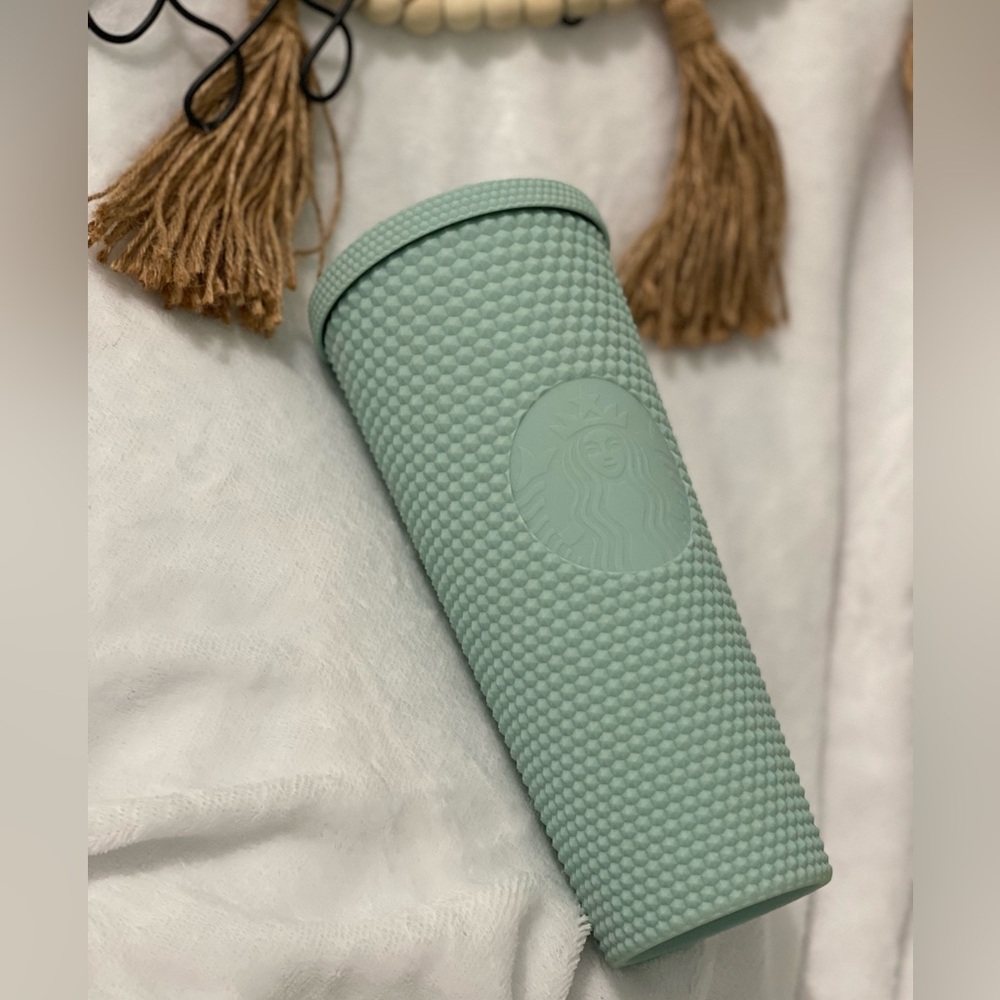 Starbucks cup - Picture 2 of 4
